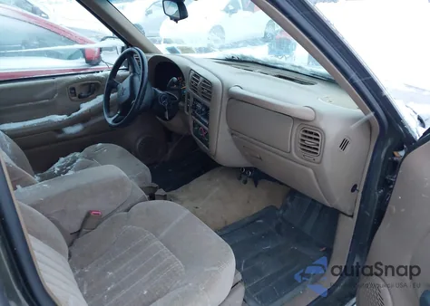 2001 Chevrolet S-10 Ls z USA, uszkodzony, nr VIN 1GCCS195318203902